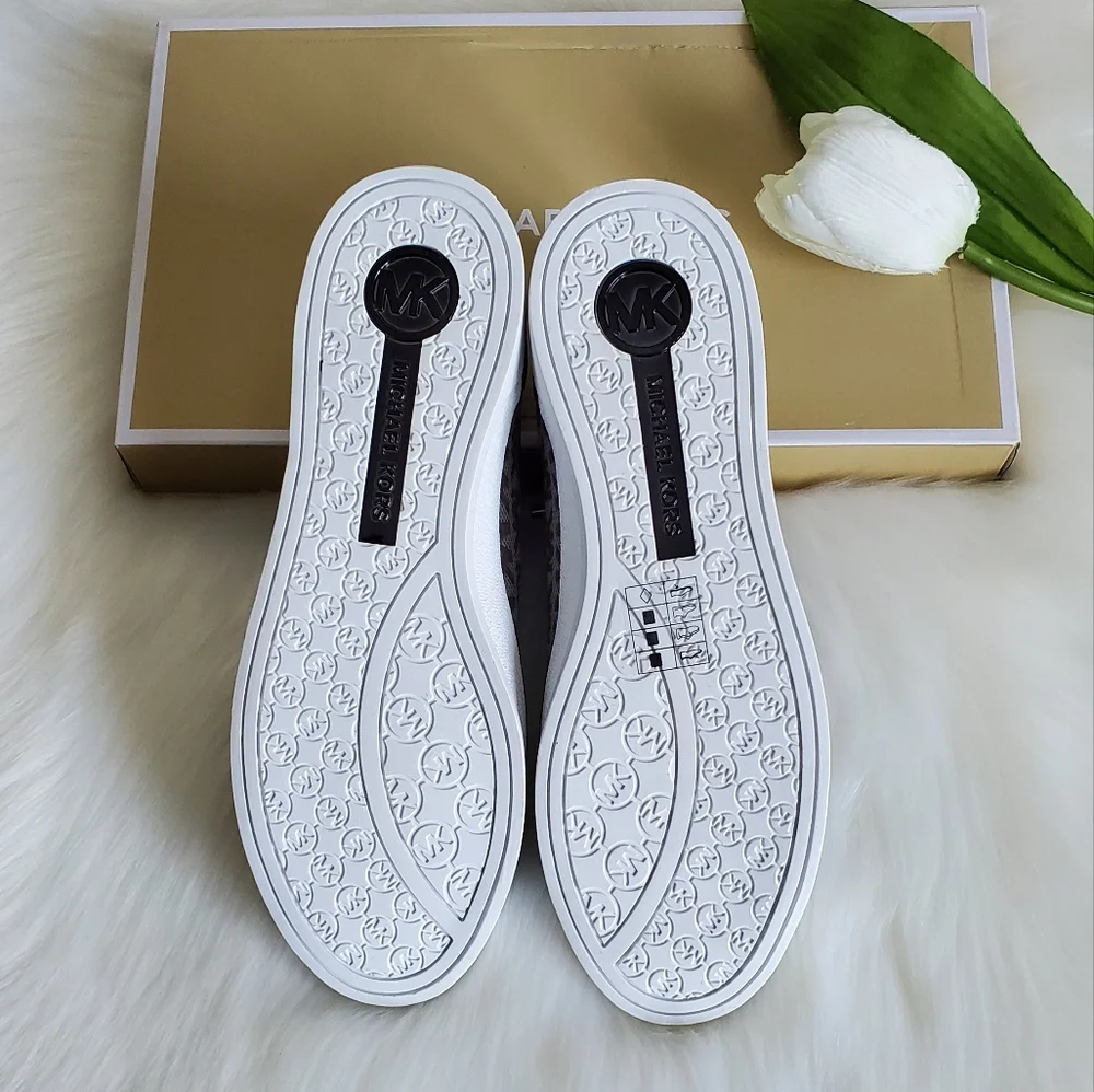 Michael Kors Sneaker Size 7 ♥️ - Picture 6 of 11